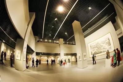 青海夏夜美術館 限時免費開放，點亮文化夜生活